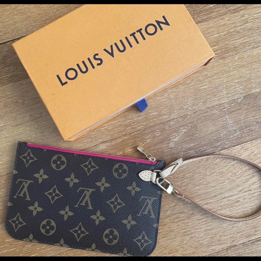New Authentic LV wristlet!